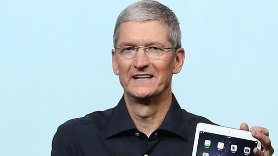 Tim Cook, CEO de Apple, durante el lanzamiento del iPad Air 2. Foto: AFP