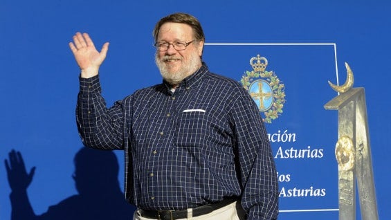 Tomlinson obtuvo varios reconocimientos por sus aportes al desarrollo de la informática, uno de ellos el Premio Príncipe de Asturias de Investigación Científica y Técnica. AFP