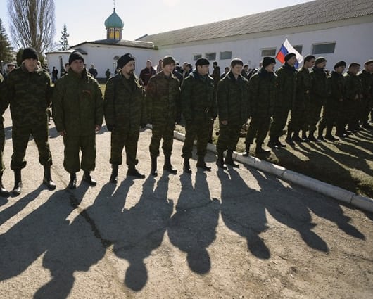El primer ministro le pidió a las fuerzas leales a Kiev que se retiren. Foto: AFP