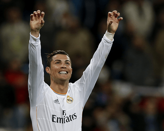 Cristiano Ronaldo le rindió un homenaje a Eusebio tras anotar dos goles. Foto: EFE