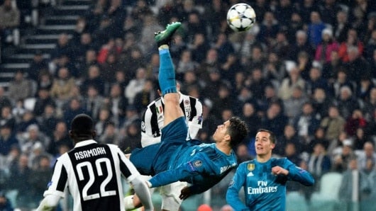 Crisitiano Ronaldo marcando de chilena el 2-0 ante la 'Juve' en Liga de Campeones/ AFP