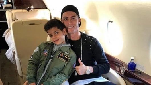 El delantero del Real Madrid le deseó al presidente de la FIFA, "larga vida y buena salud". Foto: AFP