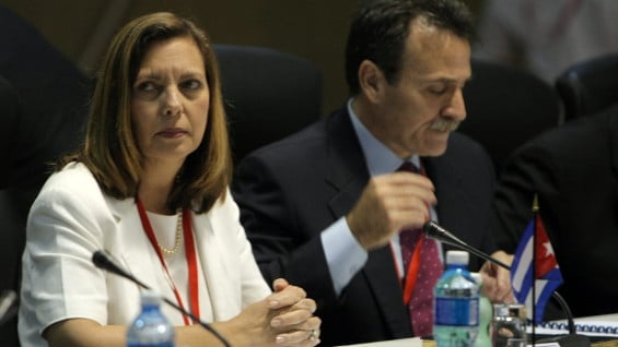 Las delegaciones discuten sobre los pasos que se deben seguir para el restablecimiento de las relaciones. Foto EFE