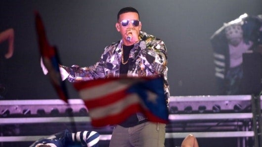Daddy Yankee apoya a las mujeres con cáncer de seno. Foto:AFP