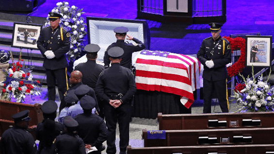Durante la ceremonia Obama hizo un llamado a la unión de los estadounidenses. AFP