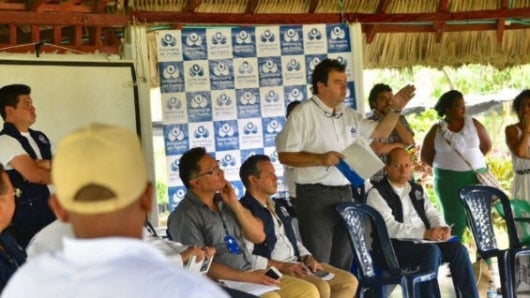 El informe fue presentado a un grupo de víctimas y líderes de los Montes de María y Córdoba. Foto: @DefensoriaCol