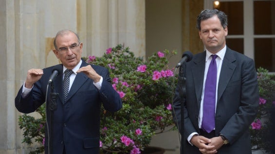 Humberto de la Calle y Sergio Jaramillo ofrecieron una rueda de prensa desde la Casa de Nariño. Foto: oficial.