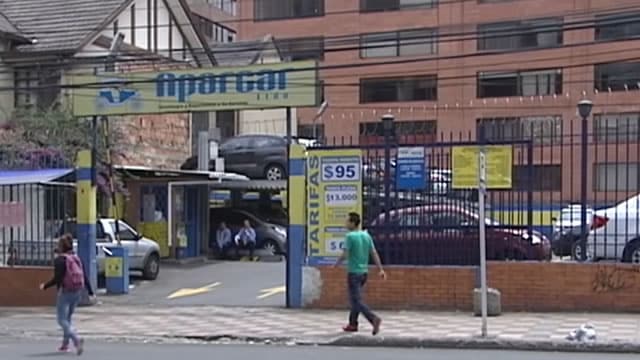 Parqueaderos con un solo nivel cobran lo que deben cobrar los de dos niveles. Foto: Noticias RCN