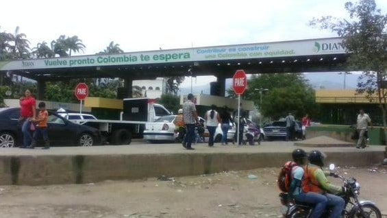 La cancillería venezolana rechazó las acusaciones de maltrato a los colombianos. Foto: @PedroJoseArenas