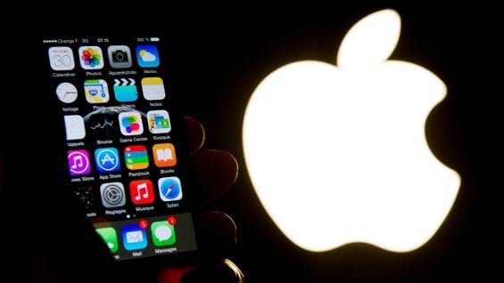 El gobierno estadounidense asegura que encontró la manera de desbloquear el iPhone de uno de los autores del tiroteo en San Bernardino. Foto: AFP.