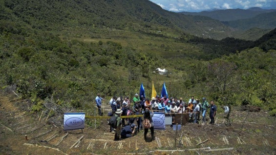 Ceremonia de entrega de la zona desminada. Foto: AFP