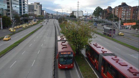 Casi un millón de vehículos dejaron de circular en el pasado Día sin Carro, que también prohibió el tránsito de motos.