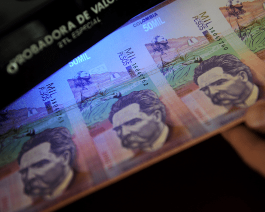 Fitch elogió además el millonario programa de obras de infraestructura. Foto: AFP.