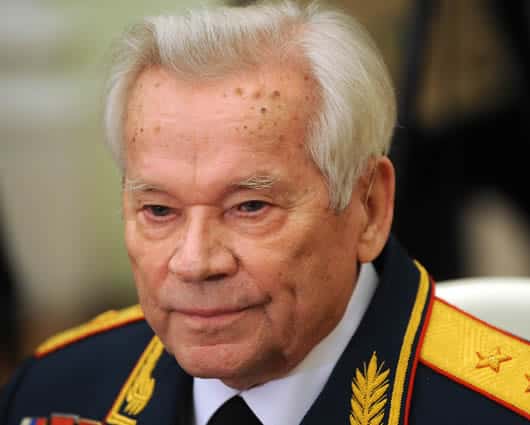 Mijaíl Kaláshnikov, inventor del fusil AK-47. Foto: AFP