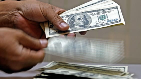 En los últimos 12 meses el precio de la divisa ha subido casi el 27 por ciento. Foto: AFP