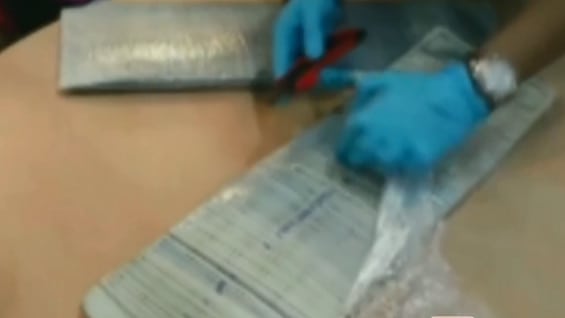 Las autoridades incautaron el dinero cuando la mujer intentaba ingresarlo a Colombia. Foto: Noticias RCN.