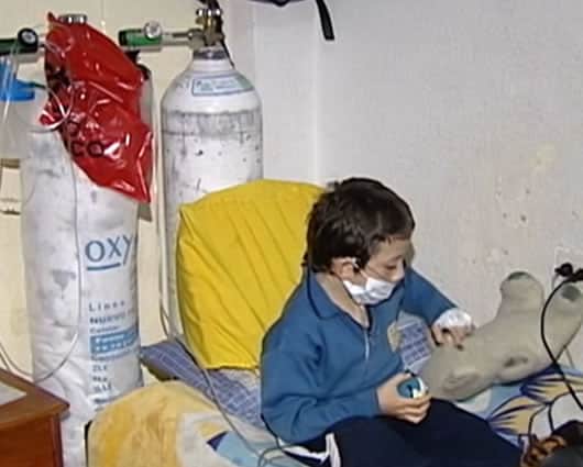 La madre asegura que en los últimos meses la condición de los menores ha empeorado.