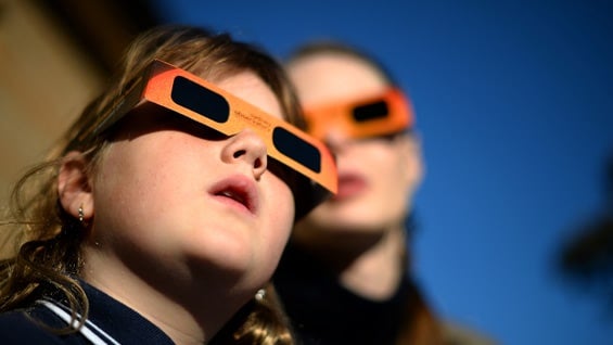 El sol quedará completamente tapado por la luna este 20 de marzo. Foto: AFP.