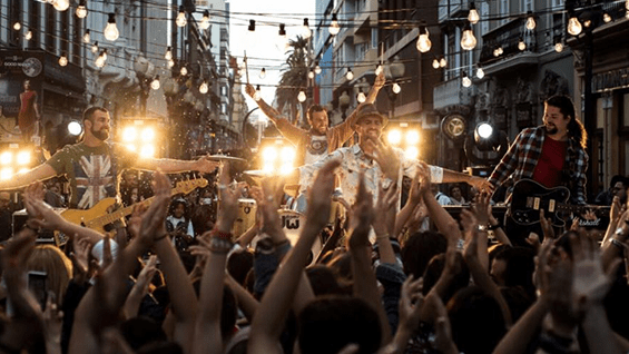 El video ya cuenta con más de 8 millones de visitas en YouTube.