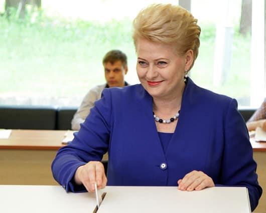 Dalia Grybauskaite es el primer mandatario en la historia del país en ser reelegida. Foto: AFP