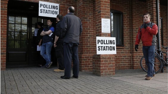 Algunos electores decían estar preocupados porque su voto no acabe ayudando a formar una coalición que no les apetece. Foto: AFP