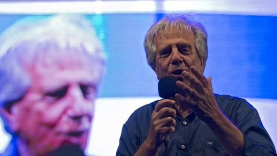 Tabaré Vázquez se impuso con el FA en las elecciones generales de 2004. AFP
