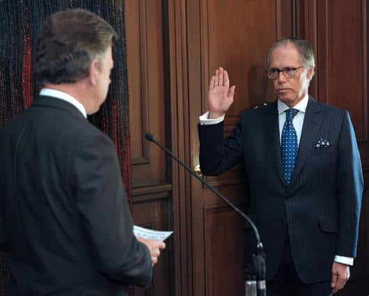 Carlos Urrutia juró como embajador en septiembre de 2012. Foto: SIG.