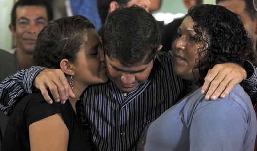 José Salvador Alvarenga no hablaba con su familia desde hace ocho años. Foto: AFP