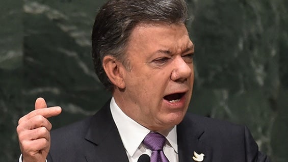 "Por eso, de aquí al 2018, le asignamos tres tareas al sector energético" aseguró Santos. Foto: AFP