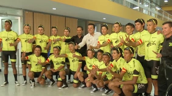 18 jóvenes promesas del ciclismo, conforman el equipo de Juan Esteban Chaves. Foto Noticias RCN