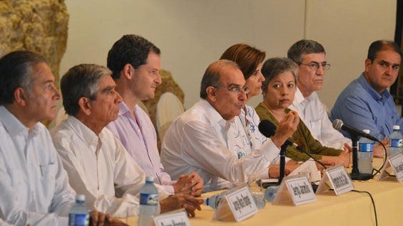 Equipo negociador del Gobierno en la mesa de diálogos en La Habana, Cuba. Foto: Oficial.