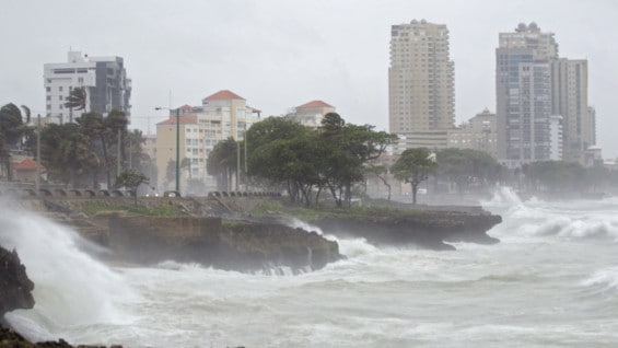 Fuerte oleaje en República Dominicana. Foto: AFP