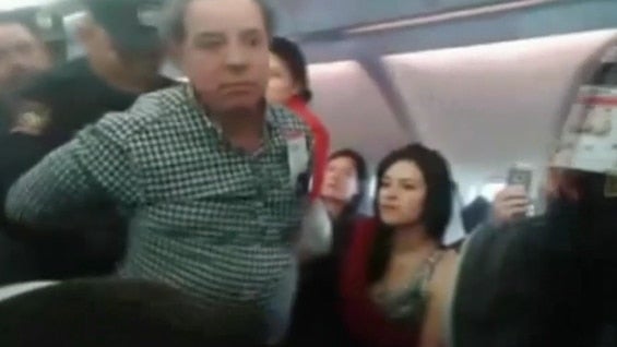 El hombre fue detenido por policías en San Salvador. Foto: NoticiasRCN.com