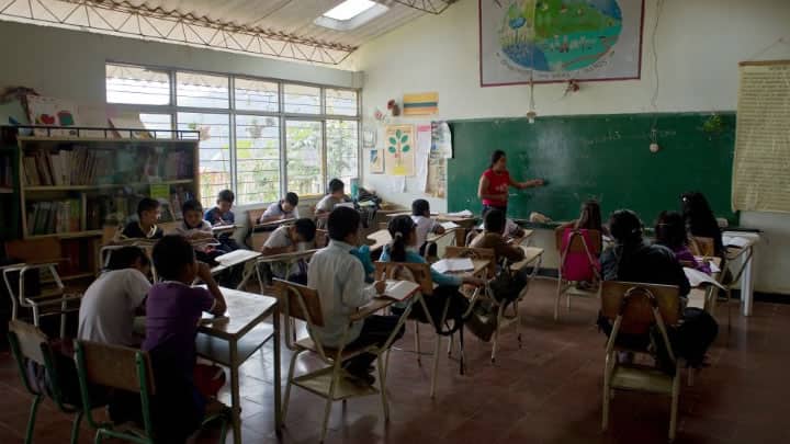 Los candidatos dan a conocer sus propuestas en educación. Foto. AFP.