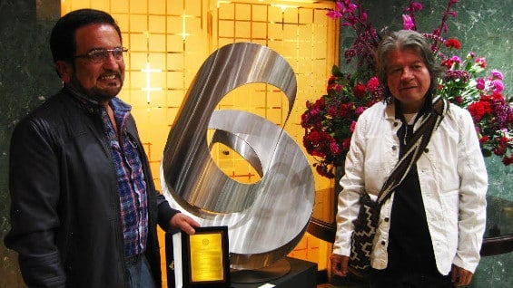 El artista Gabriel Beltrán, ganador del XX Salón Rotary en el Arte.