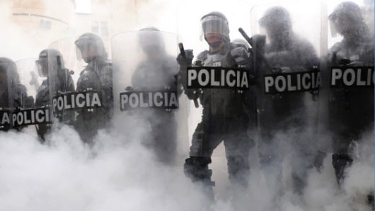 Los enfrentamientos dejaron el quinto muerto del paro nacional. Foto: AFP