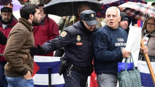 Las autoridades informaron que las puñaladas son de tipo suicida, Foto: AFP