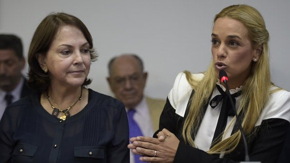 Mitzy Capriles y Lilian Tintori. Foto: AFP.