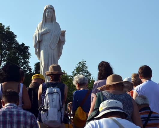 La estatua de la Virgen está ubicada en el sur de Bosnia-Herzegovina. Foto: AFP
