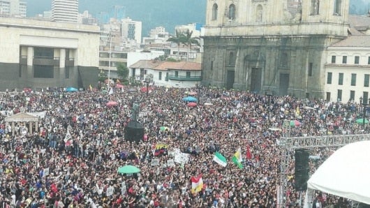 Miles de estudiantes se congregan en la Plaza de Bolívar. @CumbreAgrariaOf
