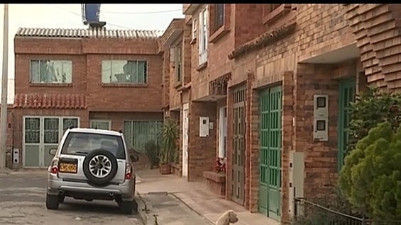 El hecho ocurrió a tres casa de la vivienda de la estudiante.
