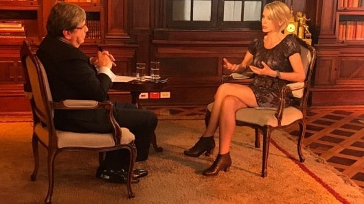 FOTO: Entrevista exclusiva Claudia Gurisatti al Canciller Carlos Holmes Trujillo