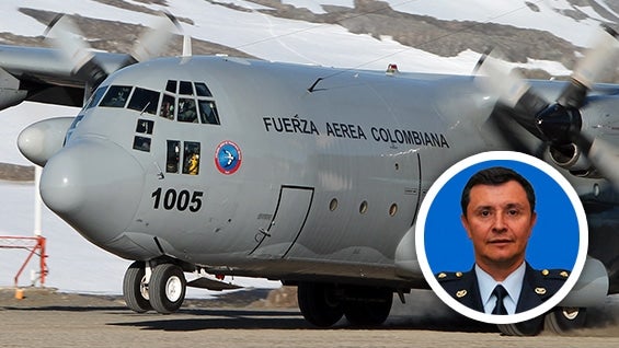 El comandante de la FAC desmintió una división entre las fuerzas militares y el Presidente Santos por los diálogos de paz.