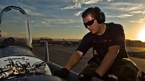 El acuerdo refuerza el mantenimiento de los sistemas de aviónica de las Fuerzas Armadas y de la Policía. Foto: Oficial