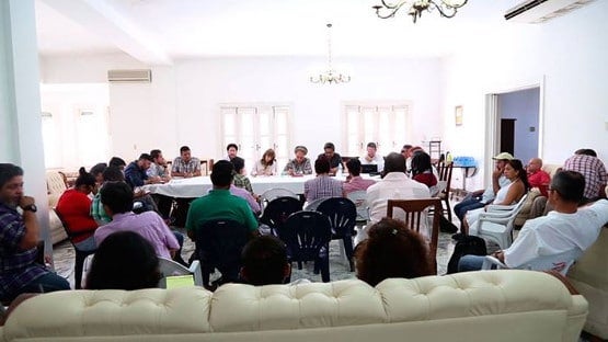 El Frente Amplio por la Paz y otras organizaciones sociales se reunieron con miembros de la delegación de las Farc en La Habana.