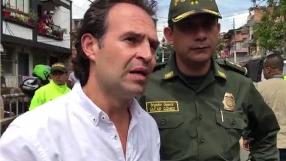 El alcalde de Medellín, Federico Gutiérrez, anunció un operativo para capturar a tres atracadores, a través de un video en su cuenta de Twitter. Foto: @FicoGutierrez
