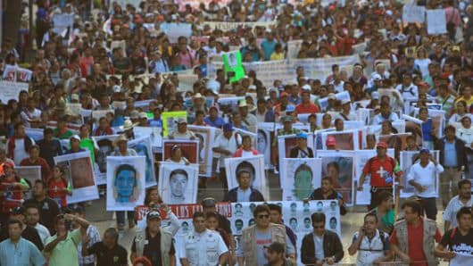 Los mexicanos han realizado protestas en varias ciudades exigiendo justicia. Foto. EFE