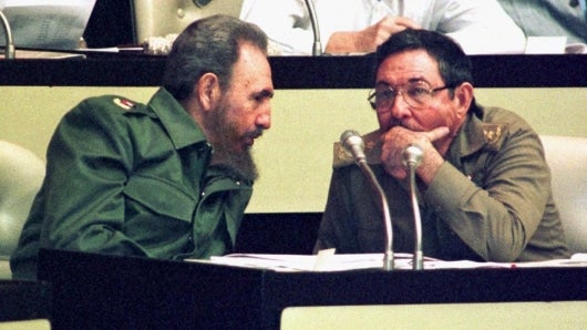 Fidel Castro y Raul Castro.