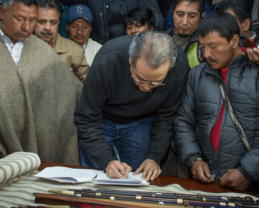Ministro Fernando Carrillo y líderes de los pueblos Los Pastos y Quillacinga en Nariño. Foto: Presidencia