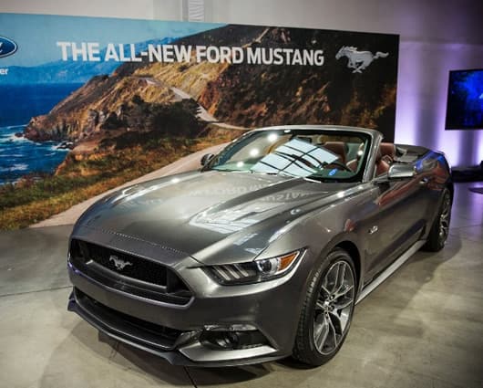 El Mustang 2015 tiene unos guardabarros traseros más amplios. Foto: AFP